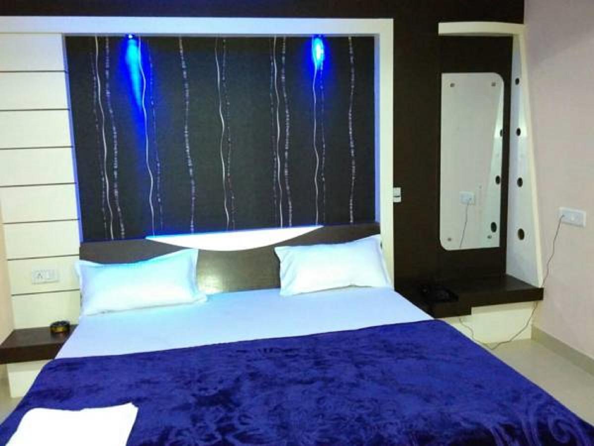 Hotel Blue Star Datia Buitenkant foto